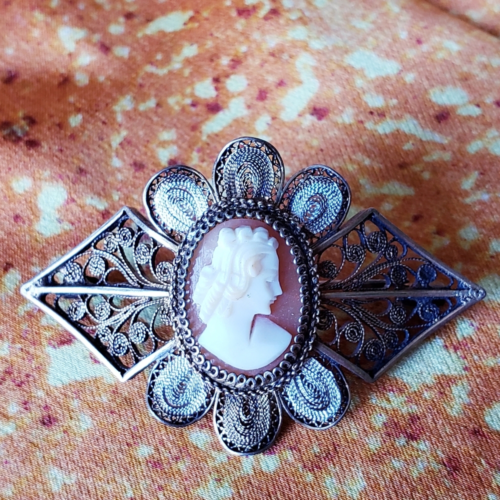 Antique Handcarved Cameo Brooch Silver Setting